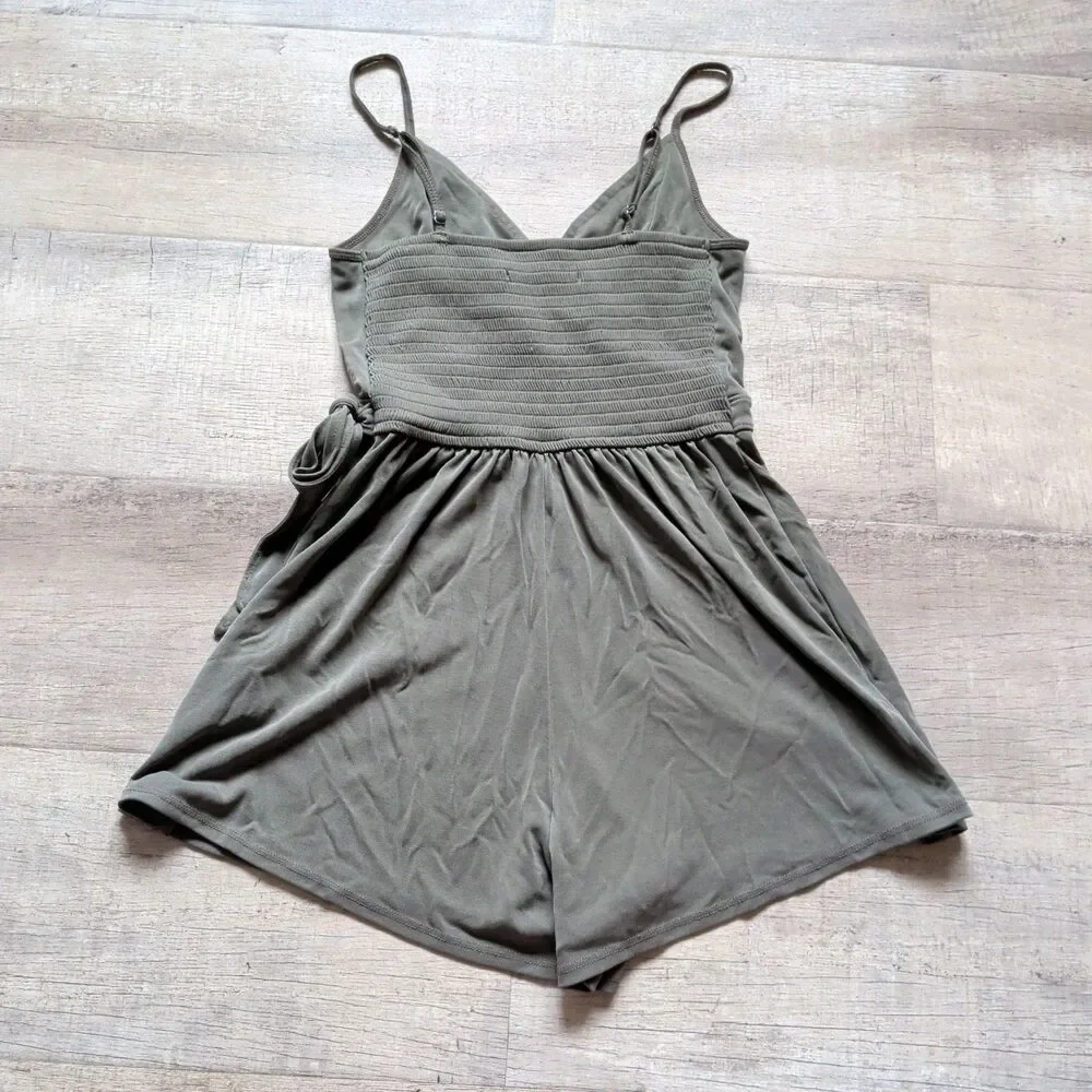 ​Abercrombie & Fitch Green Wrap Romper Size XS V-Neck Adjustable Straps Side Tie